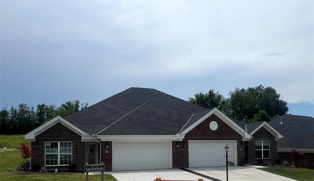 150 Shady River Boulevard 56a, Economy