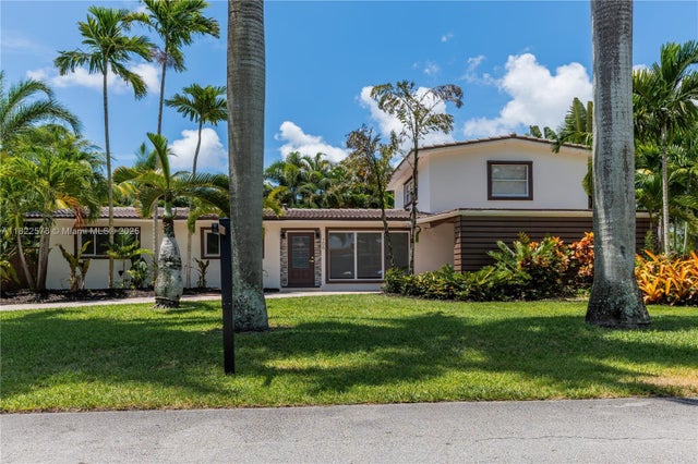 1 of 29 - 706 Nw 24th St, Wilton Manors, FL
