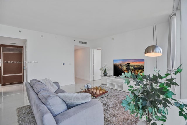 5 of 43 - 485 Brickell Ave 3608, Miami, FL