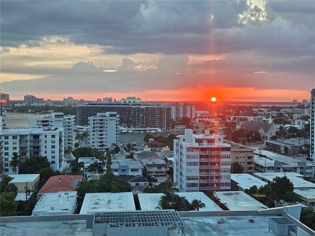 4 of 50 - 6801 Collins Ave 1402 Door 1412 L, Miami Beach, FL