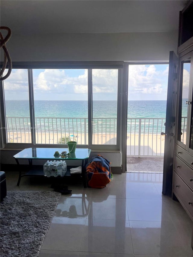 1 of 21 - 300 Oregon St 506, Hollywood, FL
