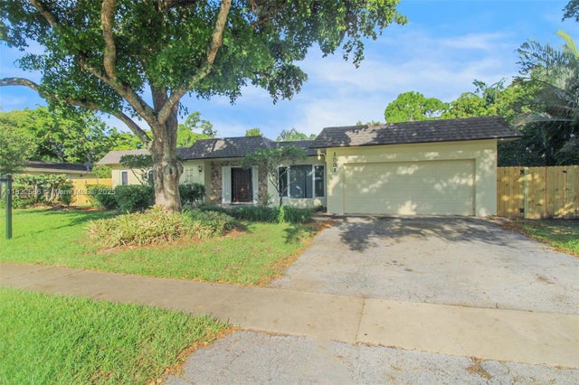 1 of 33 - 1531 Sw 67th Ter, Plantation, FL