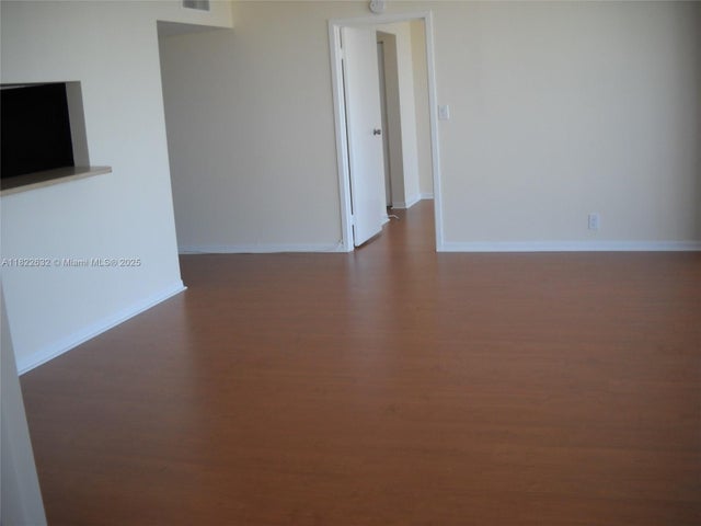 4 of 14 - 7601 E Treasure Dr 2114, North Bay Village, FL