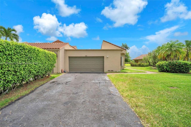 2 of 41 - 566 Village Lake Drive, Weston, FL