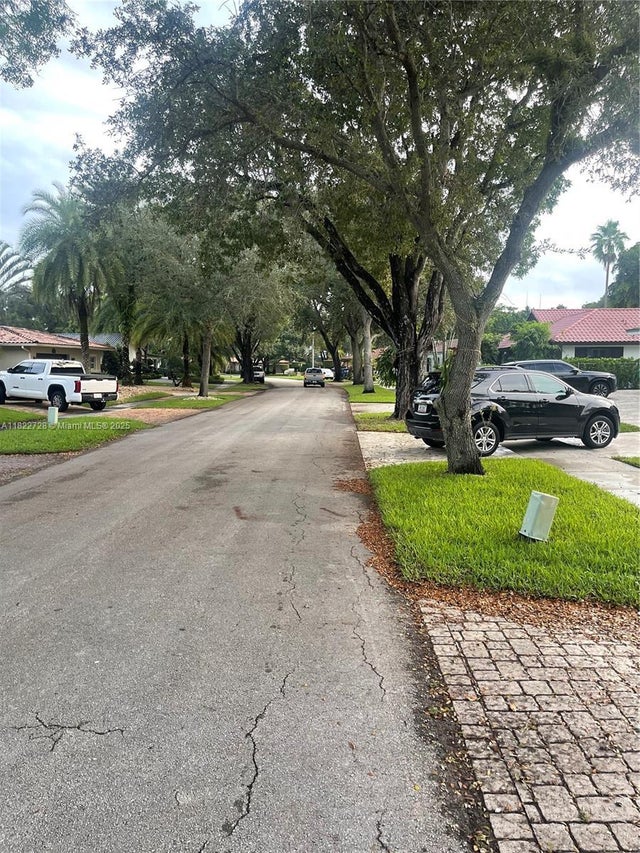 2 of 6 - 16120 E Troon Cir, Miami Lakes, FL