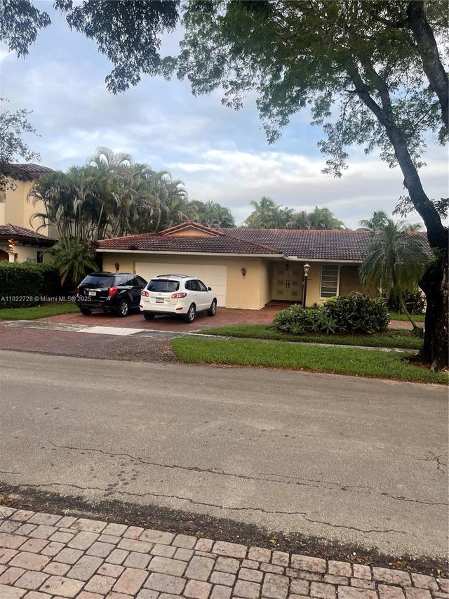 3 of 6 - 16120 E Troon Cir, Miami Lakes, FL