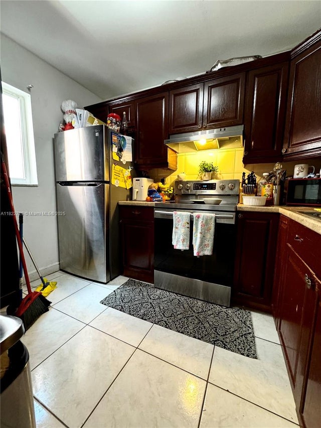 1 of 10 - 19729 Sw 114th Ave 250, Miami, FL