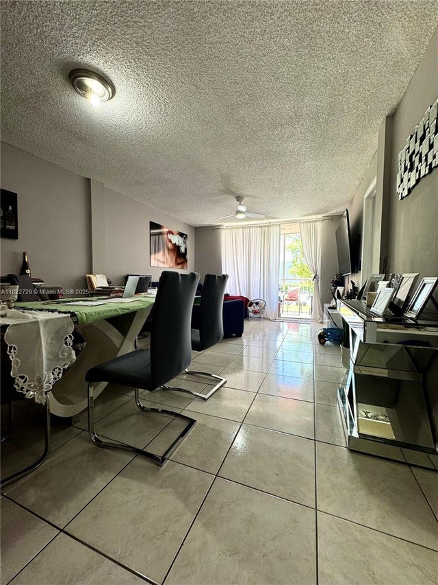 2 of 10 - 19729 Sw 114th Ave 250, Miami, FL