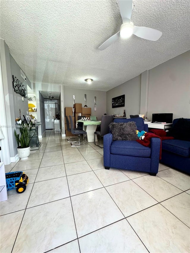 3 of 10 - 19729 Sw 114th Ave 250, Miami, FL