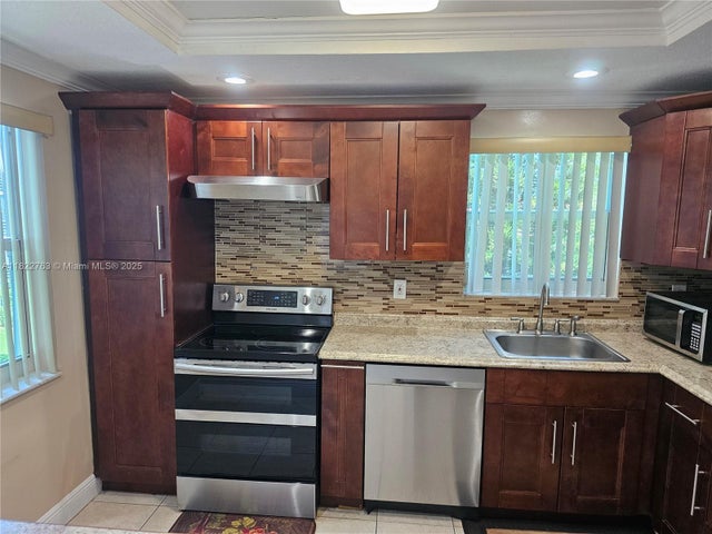 3 of 13 - 3551 Inverrary Dr 304, Lauderhill, FL