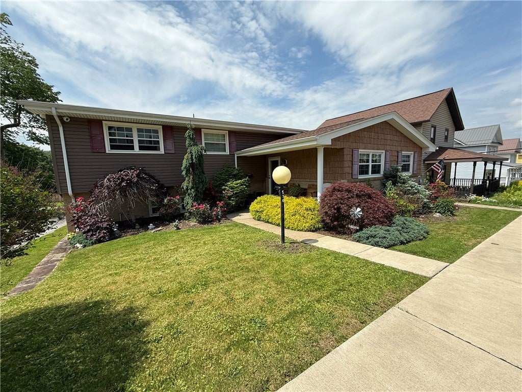 570 Hancock Street, Cherryhll Twp/Clymer