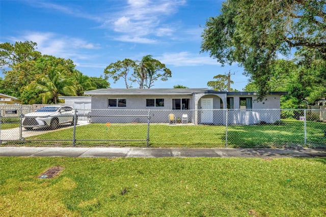 1 of 45 - 611 Carolina Ave, Fort Lauderdale, FL