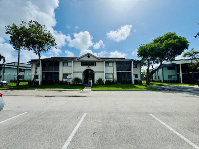 1 of 10 - 20731 Ne 4th Pl 103, Miami, FL