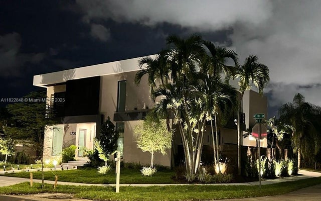 2 of 42 - 1700 Ne 18th St, Fort Lauderdale, FL