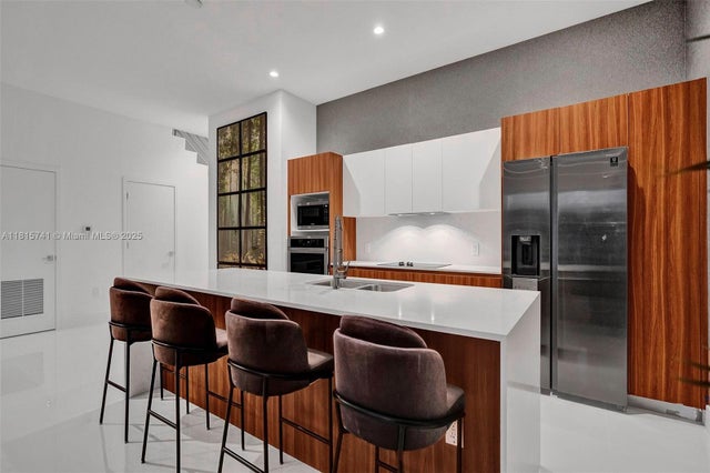 4 of 17 - 1801 Ne 13th St 1823, Fort Lauderdale, FL