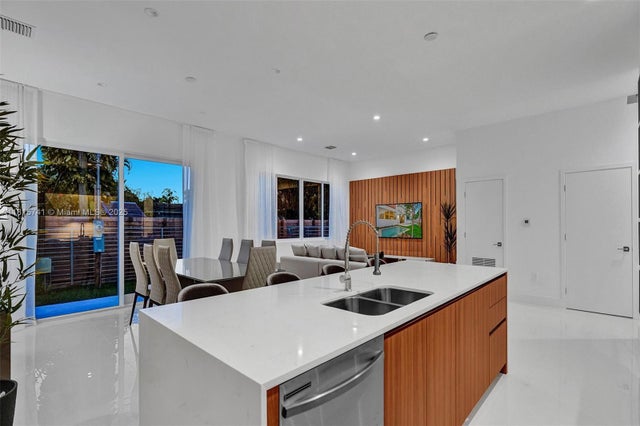 5 of 17 - 1801 Ne 13th St 1823, Fort Lauderdale, FL