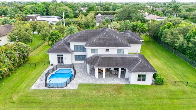 1 of 60 - 11901 Nw 12th St, Plantation, FL