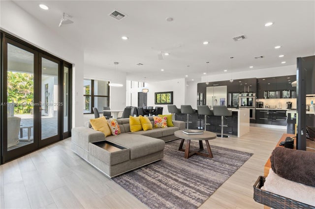 4 of 60 - 11901 Nw 12th St, Plantation, FL