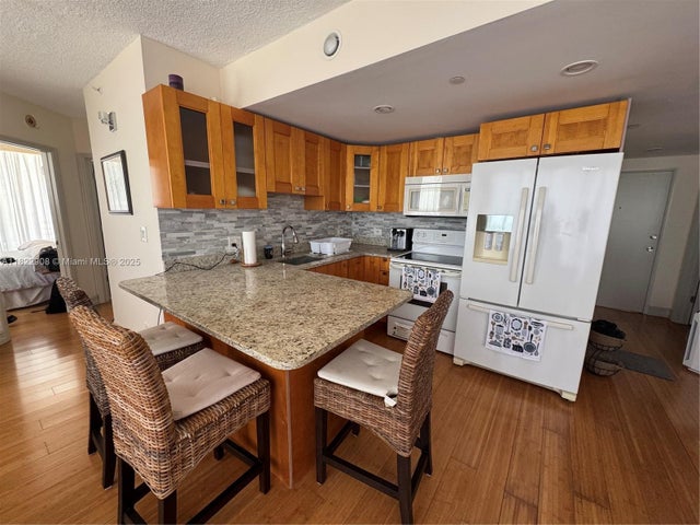 2 of 11 - 1720 Harrison St 14d, Hollywood, FL