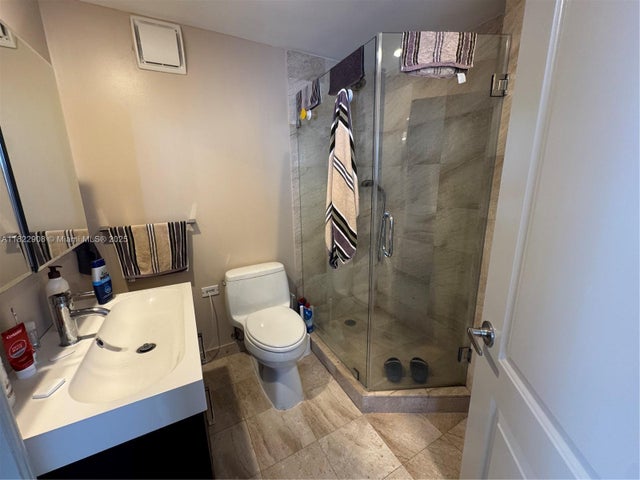 4 of 11 - 1720 Harrison St 14d, Hollywood, FL
