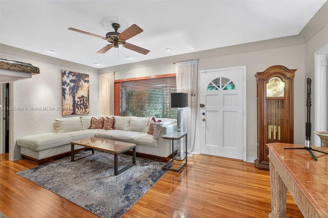 4 of 33 - 4187 S Le Jeune Rd, Miami, FL