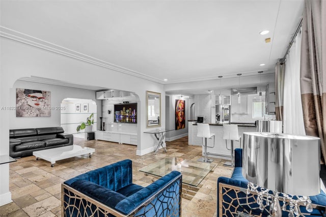5 of 43 - 170 Nw 105th St, Miami Shores, FL