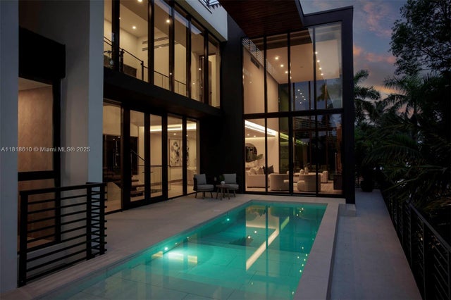 2 of 22 - 3571 Fair Isle St, Miami, FL
