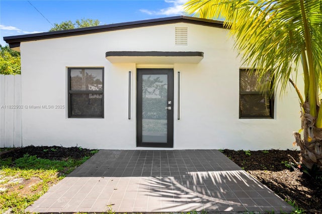 4 of 45 - 1640 Ne 183 St, North Miami Beach, FL