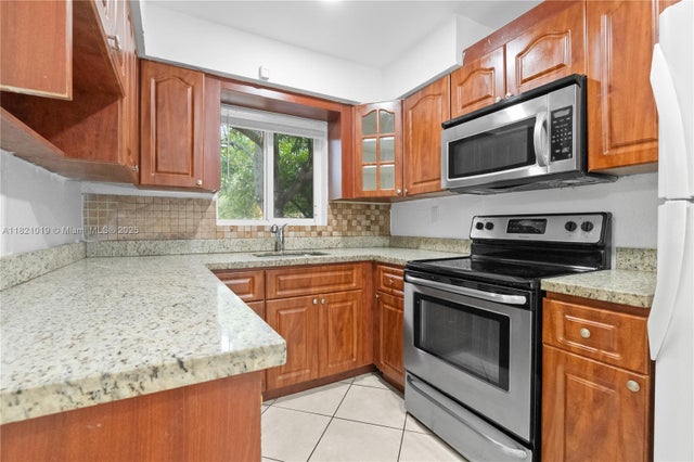 5 of 25 - 533 Nw 20th Ave, Fort Lauderdale, FL
