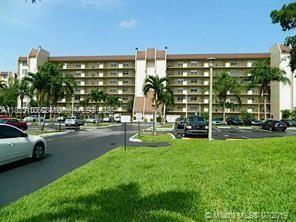 1 of 12 - 3100 W Rolling Hills Cir 101, Davie, FL
