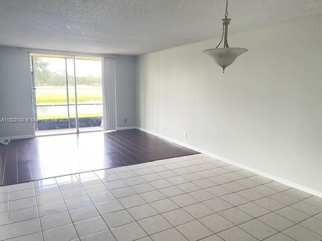 4 of 12 - 3100 W Rolling Hills Cir 101, Davie, FL