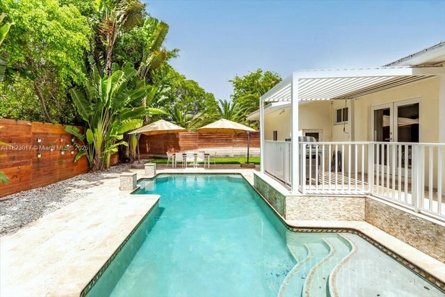 3 of 50 - 4190 Pamona Ave, Miami, FL