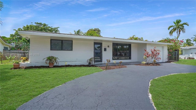 1 of 27 - 4300 Monroe St, Hollywood, FL