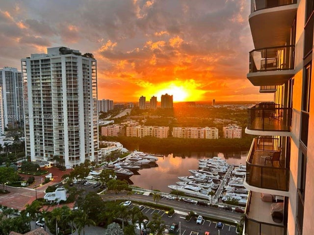 1 of 39 - 19667 Turnberry Way 20b, Aventura, FL