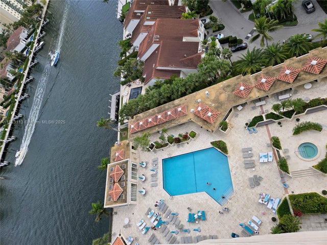 4 of 39 - 19667 Turnberry Way 20b, Aventura, FL