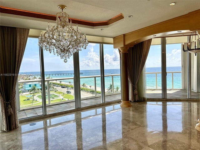 4 of 18 - 6051 N Ocean Dr 704, Hollywood, FL
