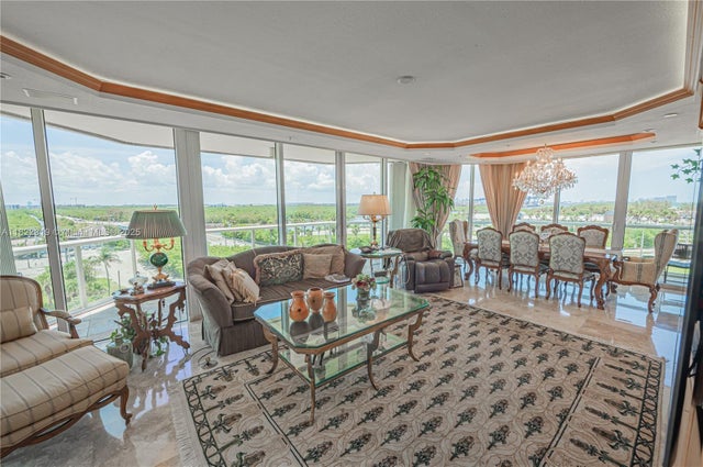 5 of 18 - 6051 N Ocean Dr 704, Hollywood, FL