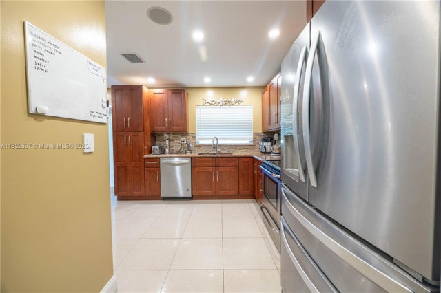 3 of 25 - 11351 Nw 37th St, Coral Springs, FL