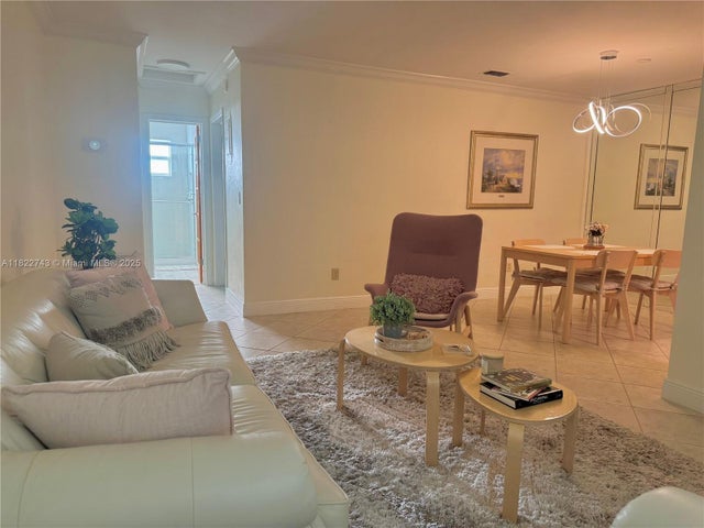 4 of 20 - 3801 Ne 22nd Ter 7, Lighthouse Point, FL