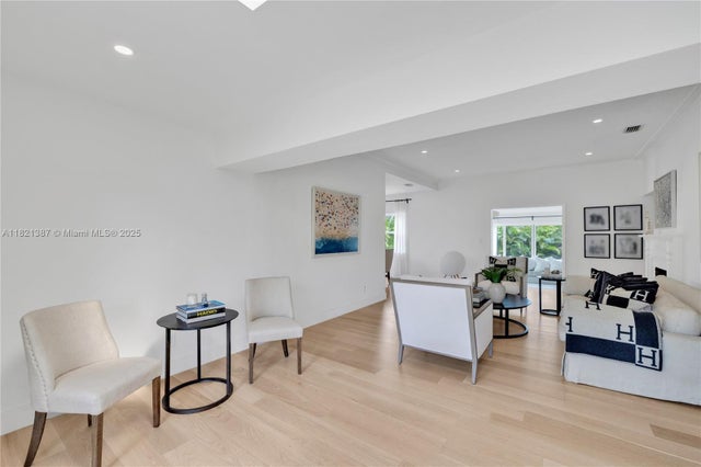 4 of 18 - 7431 Coquina Dr, North Bay Village, FL