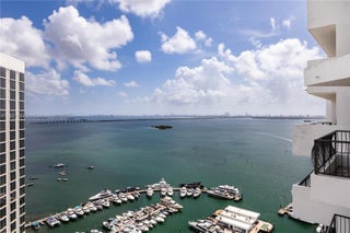 Photo of Listing #A11821784