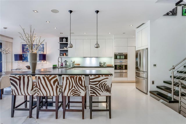 4 of 22 - 2000 S Bayshore Dr. 47, Miami, FL