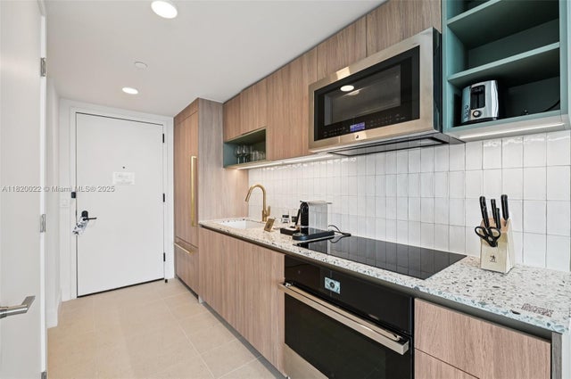 2 of 16 - 159 Ne 6th St 3407, Miami, FL