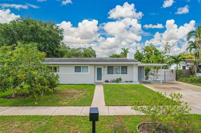 1 of 28 - 8600 Sw 125th Ter, Miami, FL