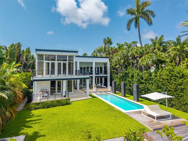 5 of 38 - 1833 W 24th St, Miami Beach, FL