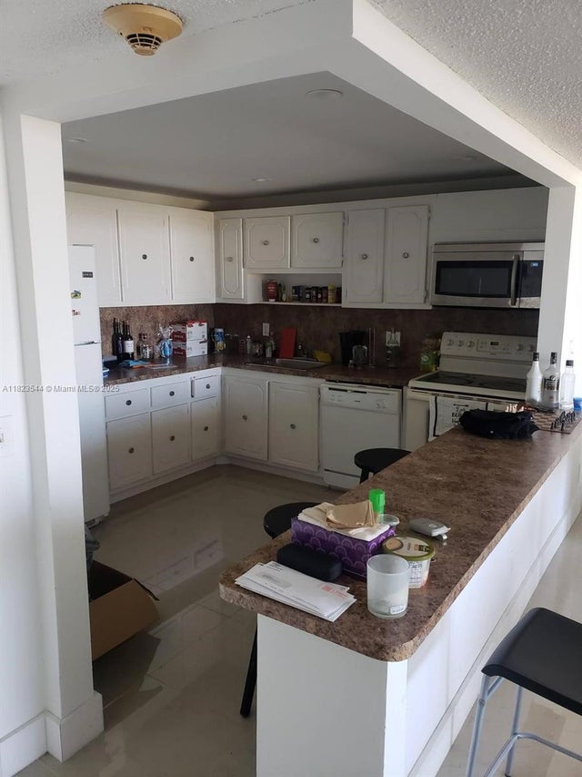 5 of 15 - 13499 Biscayne Blvd 1005, North Miami, FL