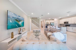 Photo of Listing #A11817730