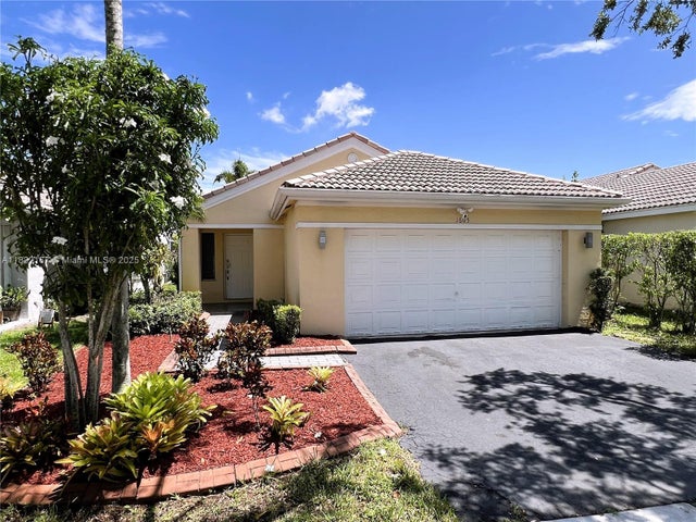 1 of 33 - 1605 Salerno Cir, Weston, FL