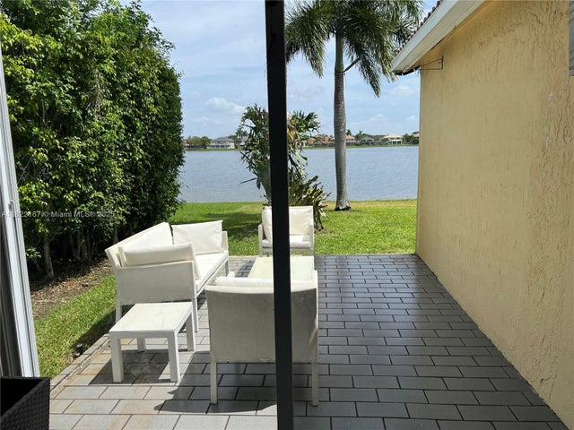 2 of 33 - 1605 Salerno Cir, Weston, FL