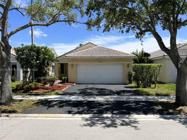 3 of 33 - 1605 Salerno Cir, Weston, FL